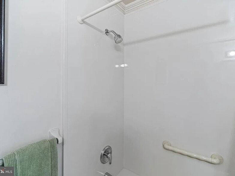 Building Photo - 114 Neyland Ct