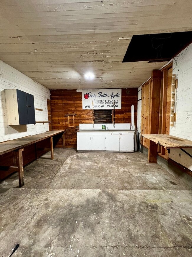 Building Photo - 261 Wilcox Rd