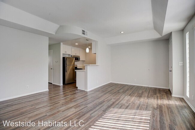 Interior Photo - 1423 N. Curson Ave