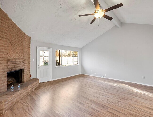 Building Photo - 17135 Quail Park Dr