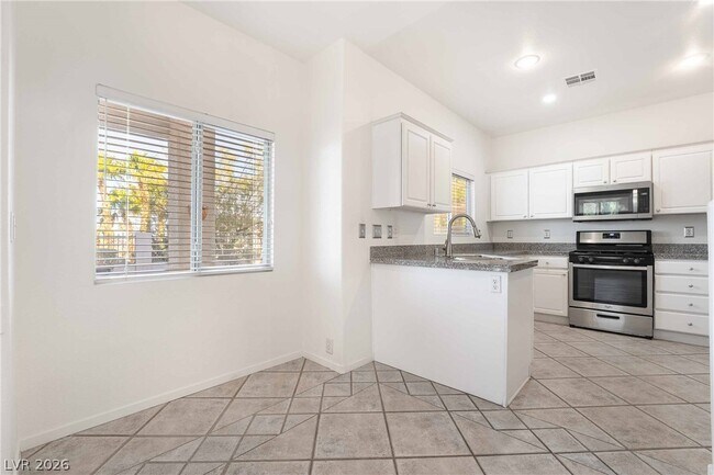 Building Photo - 3194 Castle Canyon Ave