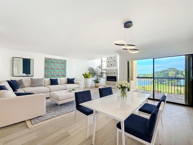 Building Photo - 364 Golfview Rd