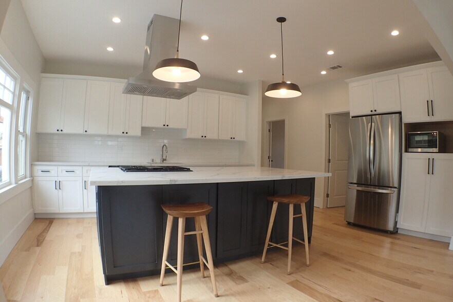 Building Photo - 3705 Arlington Ave