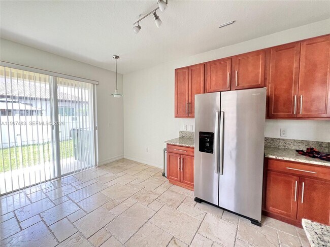 Building Photo - 3910 NE 13th Dr