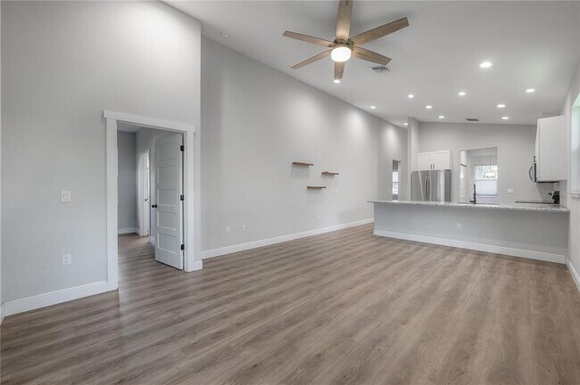 Building Photo - 6804 N 17th St