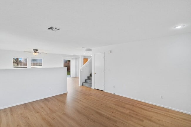 Building Photo - BEAUTIFUL 3 BED HOME IN SUMMERLIN- NEW FLOORING! HUGE LOFT!