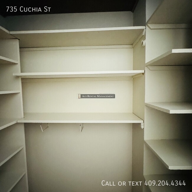 Building Photo - 735 Cuchia St