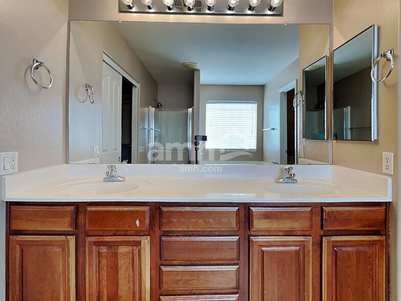 Building Photo - 3908 N 294th Ln