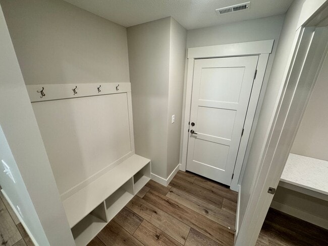 Building Photo - BRAND NEW 3-bedroom Duplex in Irvine Acres!
