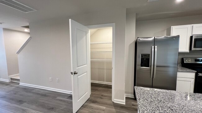 Building Photo - 243 Christiana Ln