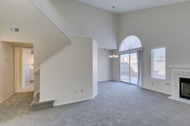 Building Photo - PARADISE VALLEY, 3 BDRM, 3 FULL BATH, 1 BDRM+FULL BATH DOWNSTAIRS, NO HOA