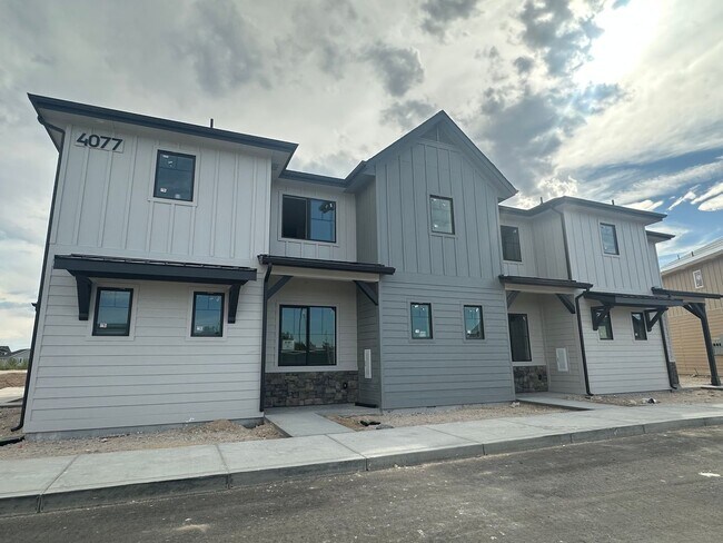 Building Photo - 4095 S Lone Pne Wy