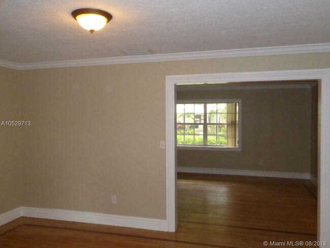 Building Photo - 3220 SW 118th Ct