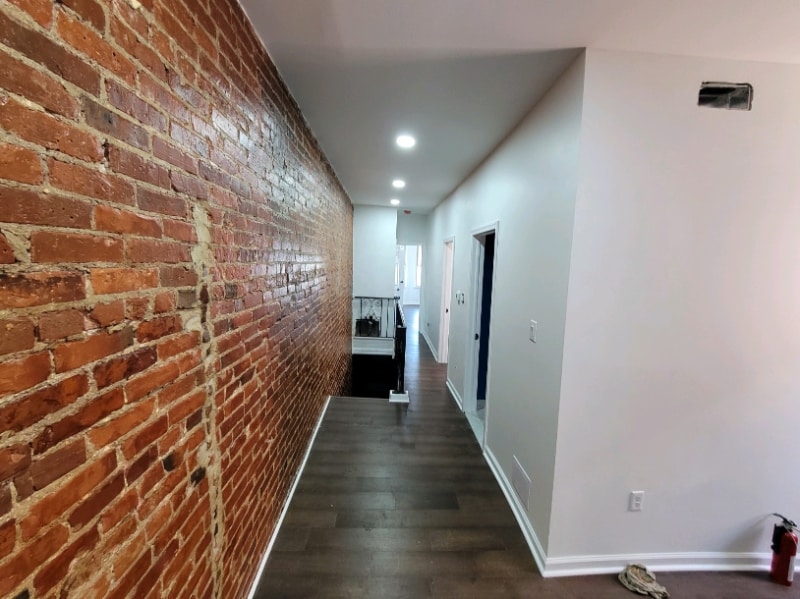 Building Photo - 705 S 52nd St