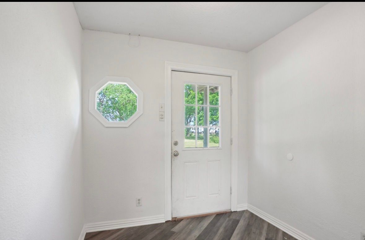 Building Photo - 8412 Avenue L