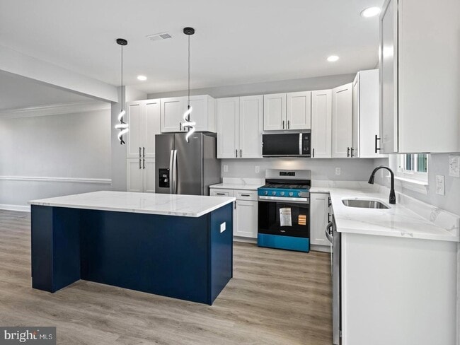 Building Photo - 13133 Park Crescent Cir