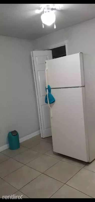 Building Photo - 1 br, 1 bath Apartment - 891 SW 128 court