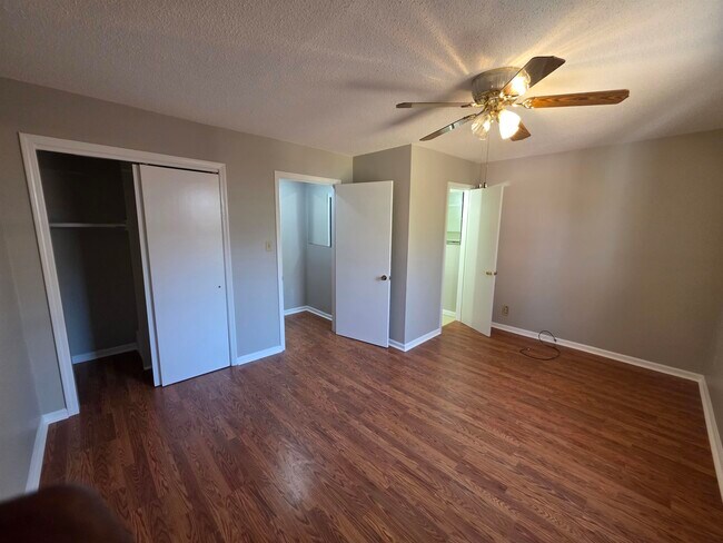 Building Photo - 1404 Cameron St