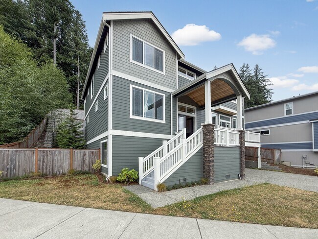 Building Photo - 15249 NE Woodland Pl