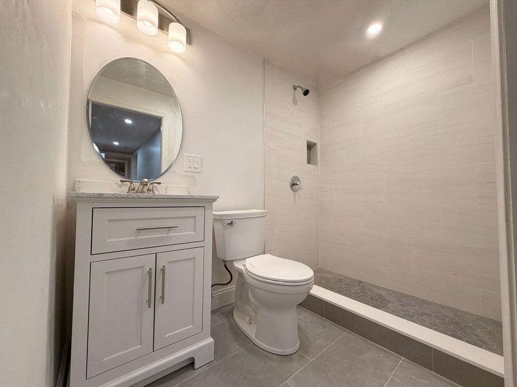 Building Photo - 44 Franklin St