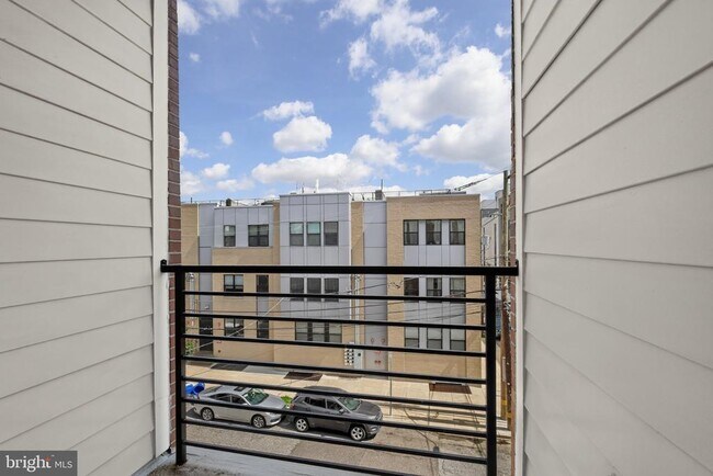 Building Photo - 950 Shackamaxon St