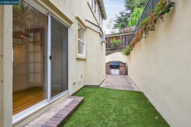 Building Photo - 4132 Balfour Ave