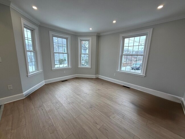 Building Photo - 67 Jewett St