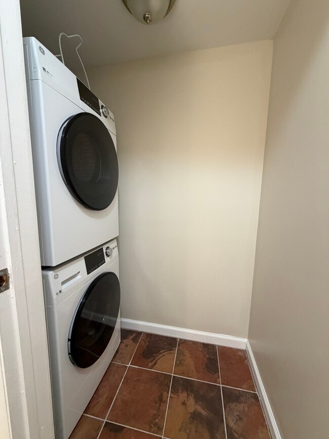 Building Photo - 1109 South St