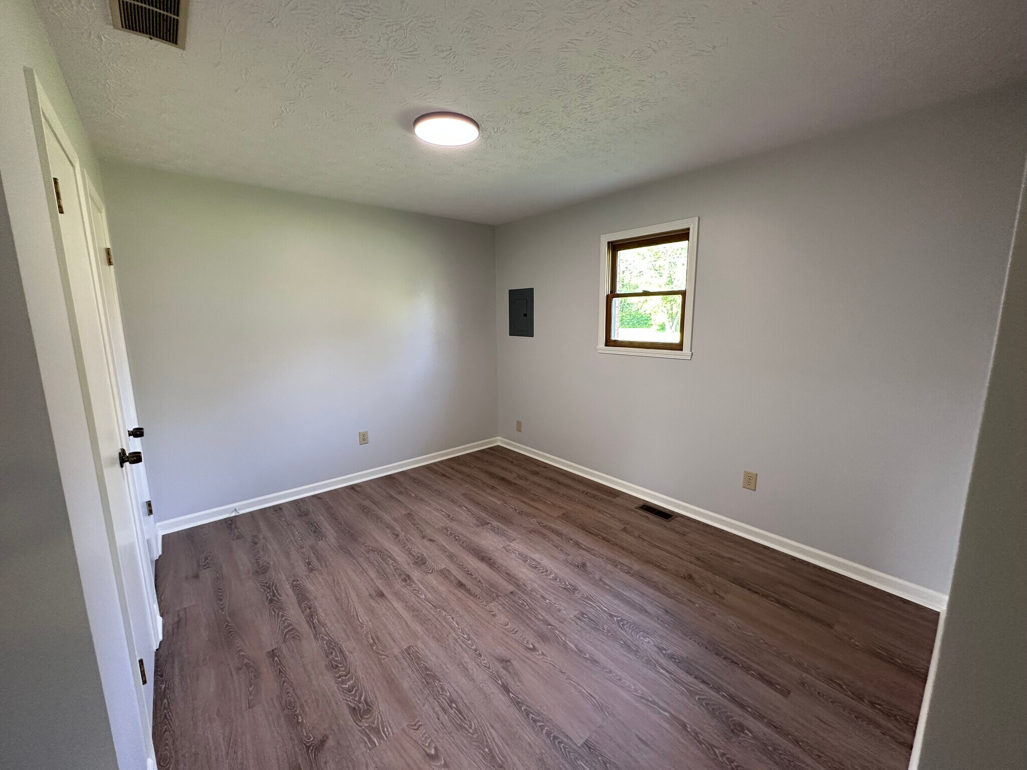 Building Photo - 1227 Hacienda Dr