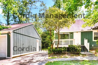Building Photo - 3 Bedroom 1.5 Bathroom Home available now