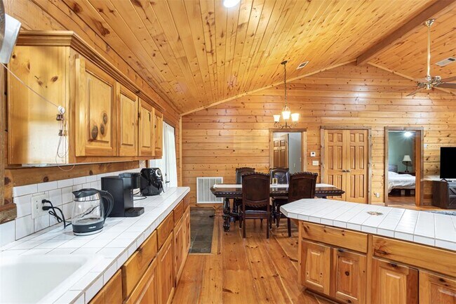 Building Photo - 1700 Co Rd 270