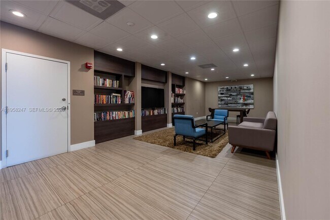 Building Photo - 3675 N Country Club Dr