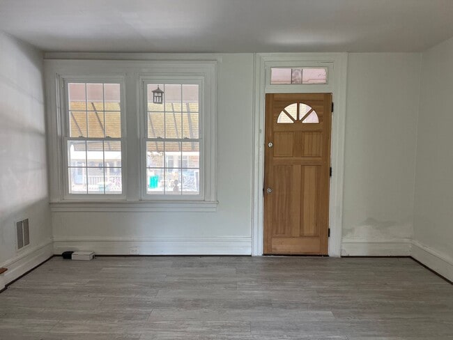 Building Photo - 3 Bedroom 1 Bath Home in Lancaster City