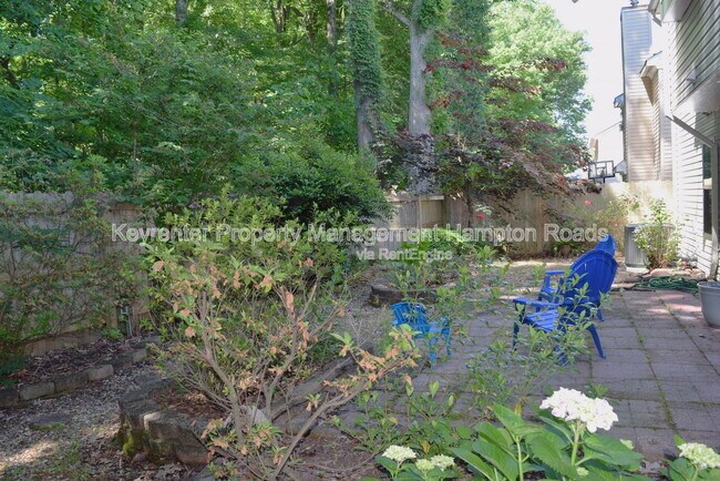 Building Photo - 1125 Lady Ashley Dr