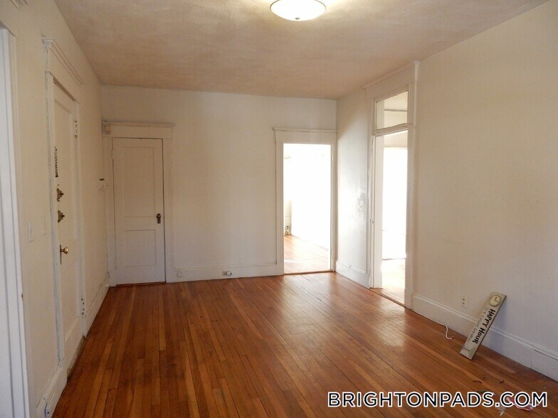 Building Photo - 134 Englewood Ave