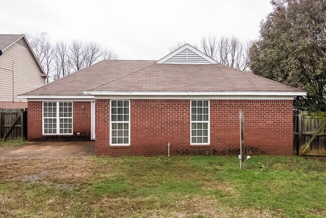 Building Photo - 5400 Milton Ridge Dr