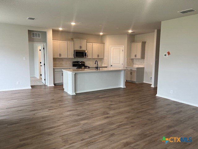 Building Photo - 105 Beveridge Rd