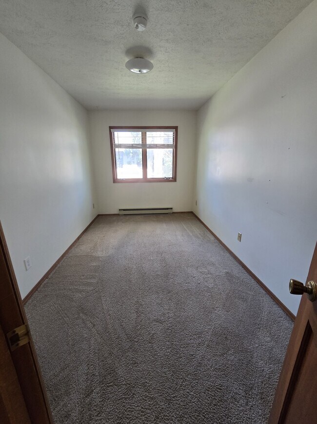 Building Photo - 1611 W Koch St
