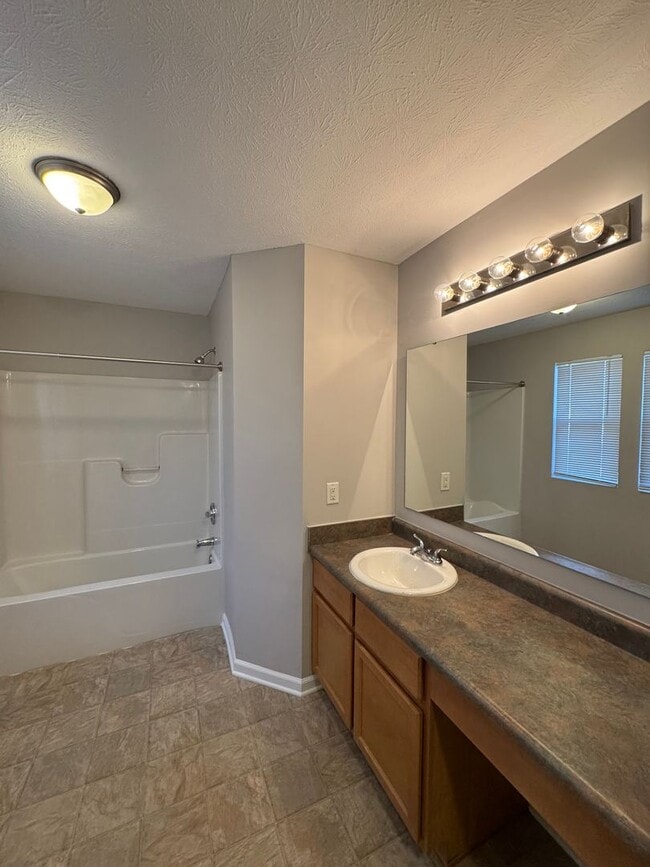 Building Photo - 4 BR home in Franklin, Indiana