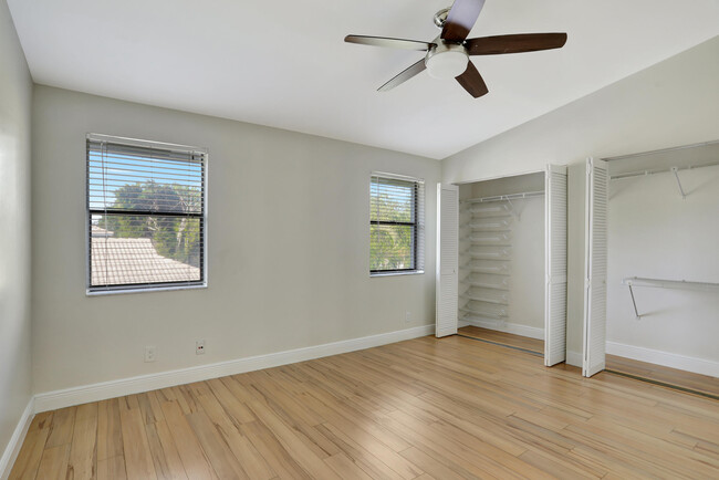 Building Photo - 9775 Riverside Dr