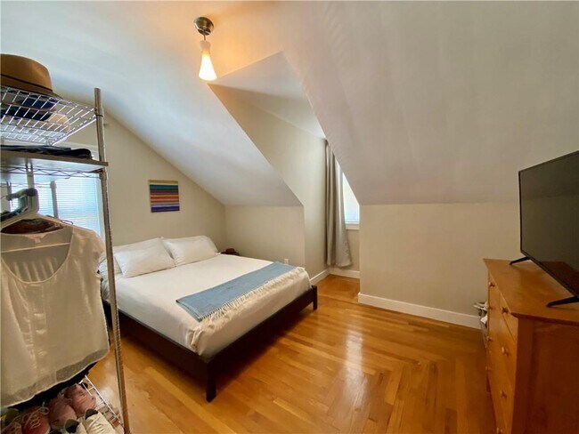 Building Photo - 30 Gould St