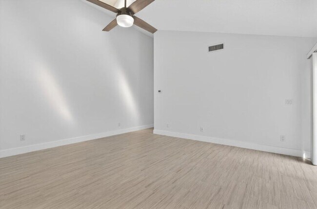 Building Photo - 5230 Woodruff Ln