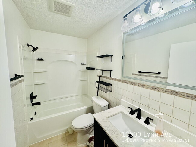 Building Photo - 13500 Lynn Ave