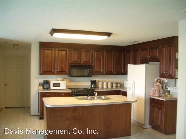 Building Photo - 4 br, 2.5 bath House - 776 Michelle Drive