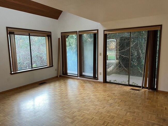 Building Photo - 15607 62nd Ave NW