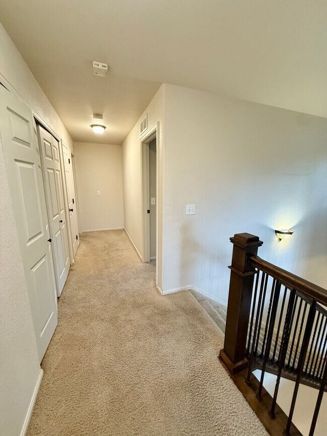 Building Photo - Stunning 4 bedroom/ 2.5 bath home with 2 car Attached Garage in Fort Collins, Colorado