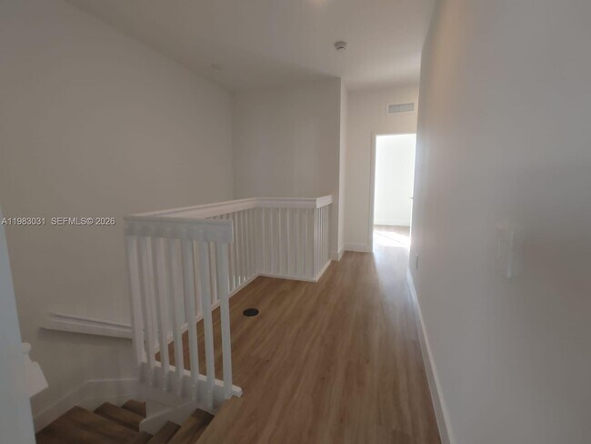 Building Photo - 1280 N Flagler Ave