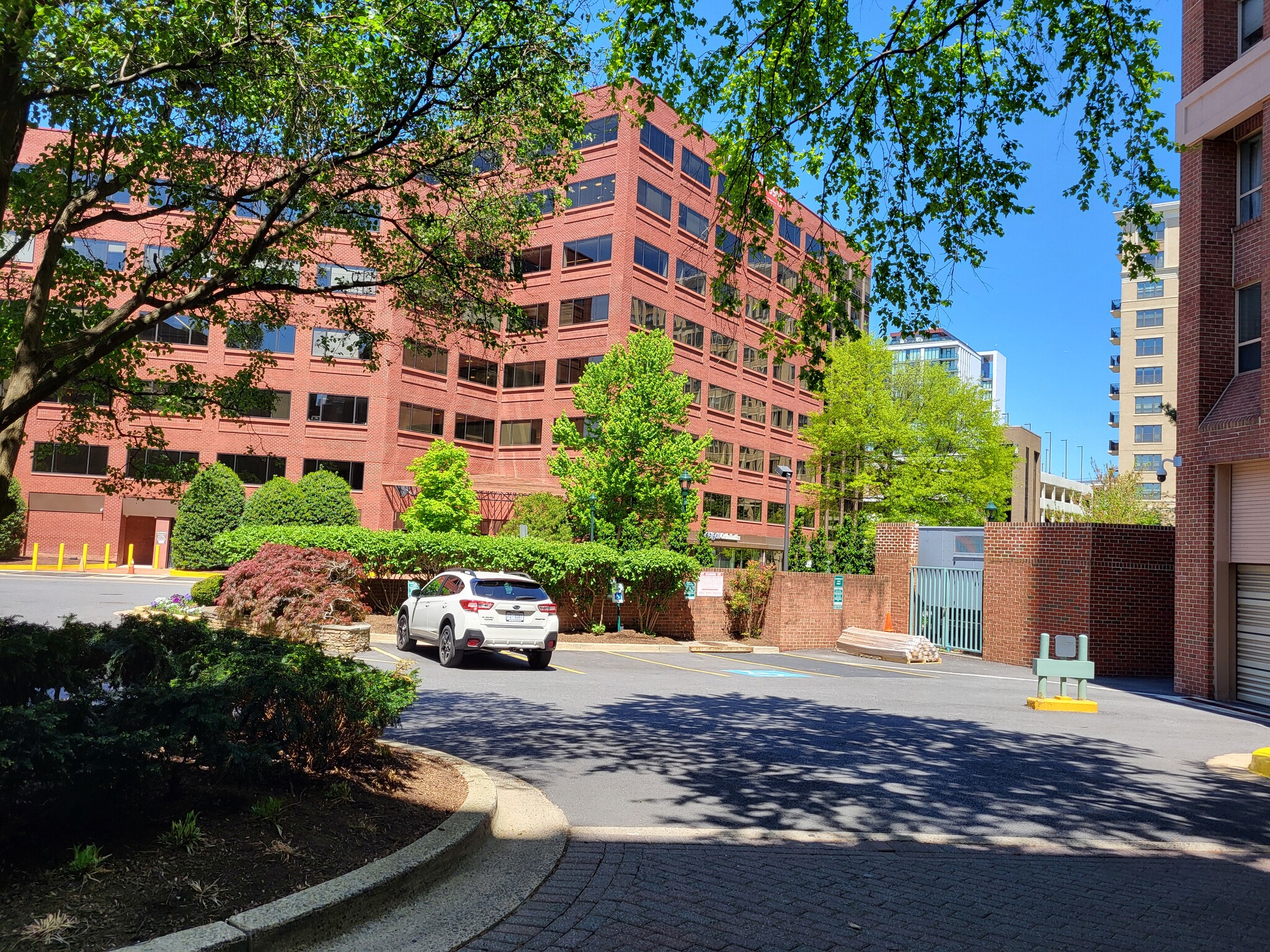 Guest parking - 4808 Moorland Ln