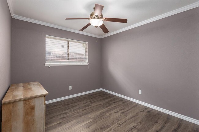 Building Photo - 2739 Foliage Green Dr
