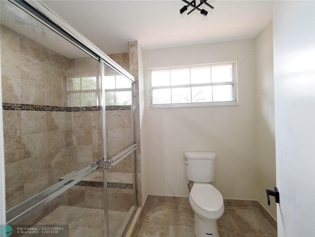 Building Photo - 10764 Lenox Rd